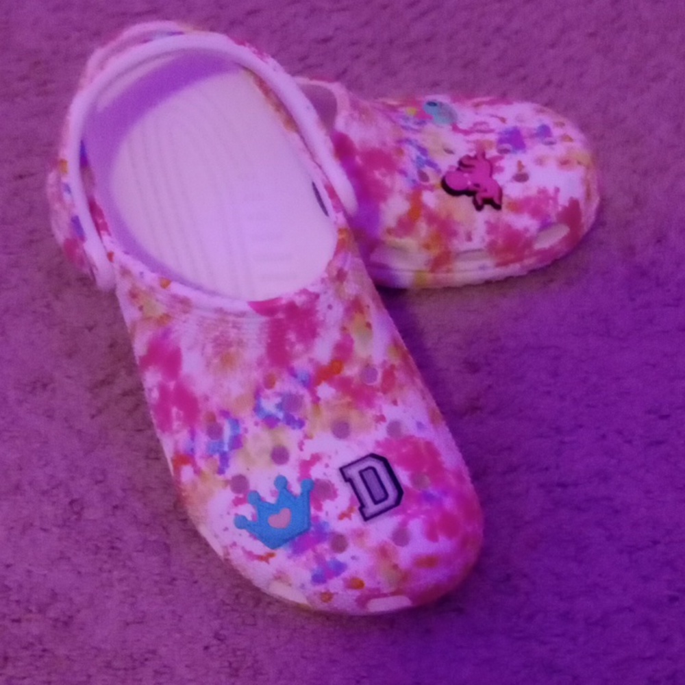 Tie dye Crocs Men's size 6 Women's size  8